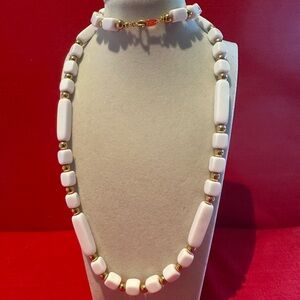 Vintage Trifari White and Gold Beaded Necklace